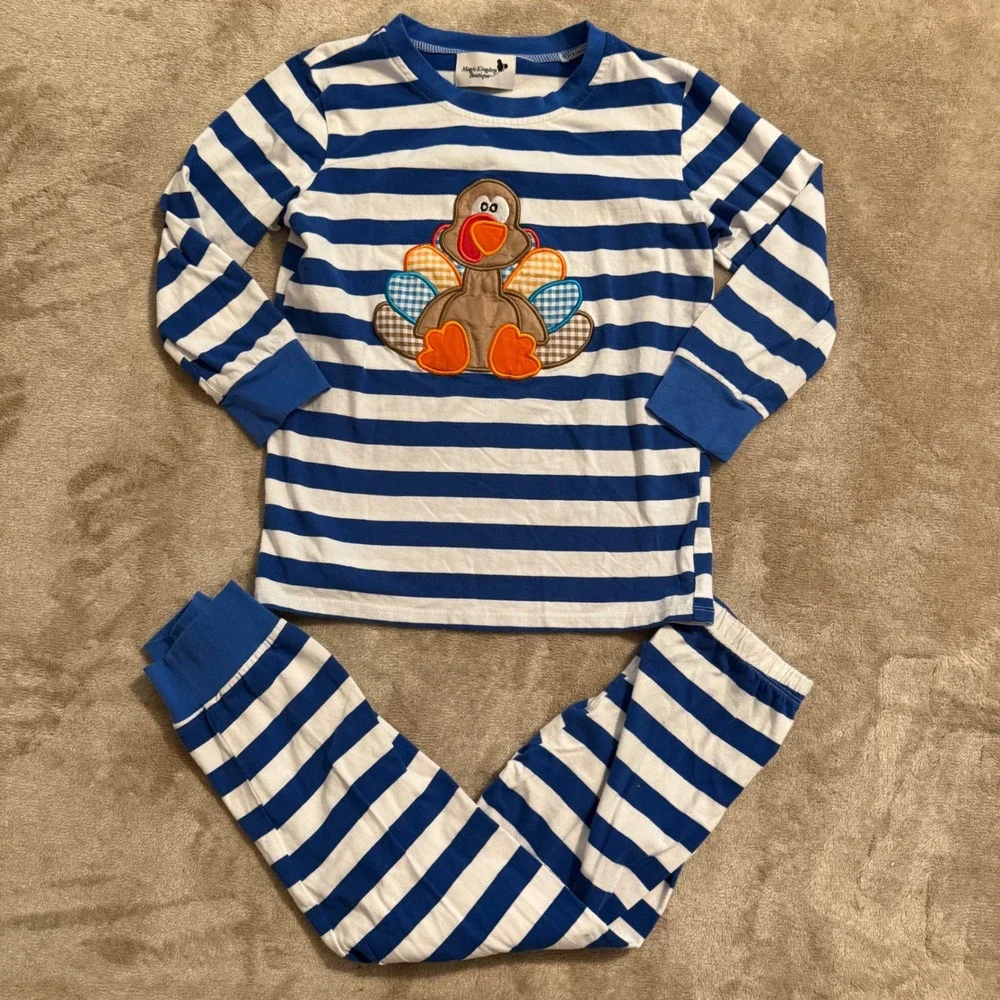 Magic Kingdom Boutique Kids Turkey Pajama Set Blue White Striped Size 6-7T